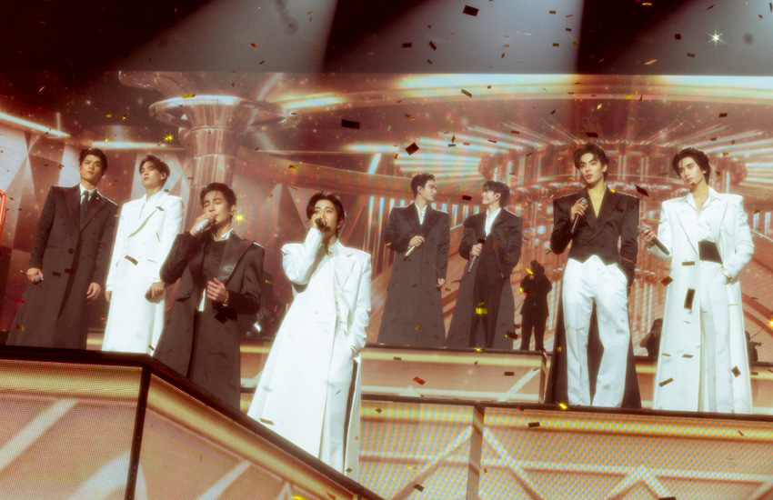 ภาพรวมนักแสดงชาย 24 คนจาก GMMTV บนเวทีคอนเสิร์ต LOVE OUT LOUD FAN FEST 2026: HEART RACE 22