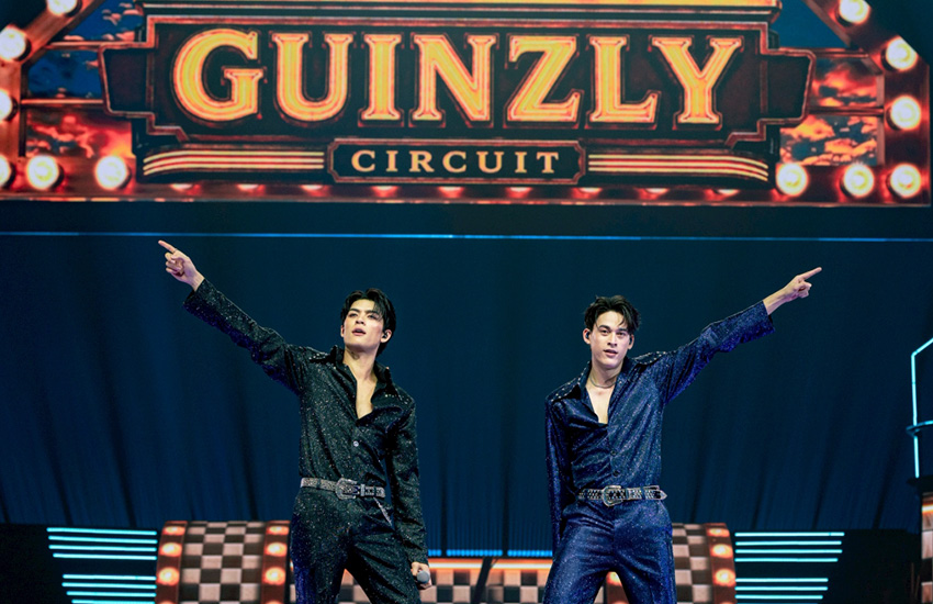 ภาพรวมนักแสดงชาย 24 คนจาก GMMTV บนเวทีคอนเสิร์ต LOVE OUT LOUD FAN FEST 2026: HEART RACE 8