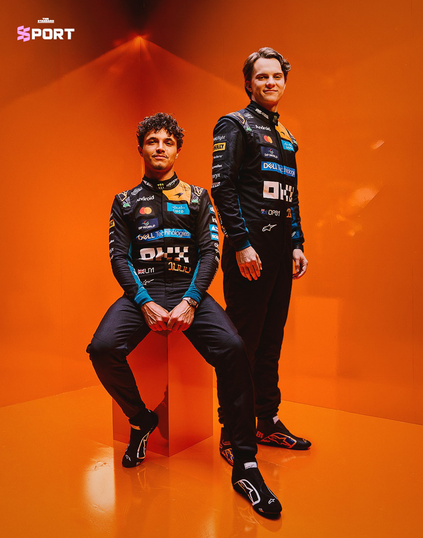 รถแข่ง McLaren MCL40 ลายพิเศษฉลองการแข่งขัน F1 สนามที่ 1,000 5