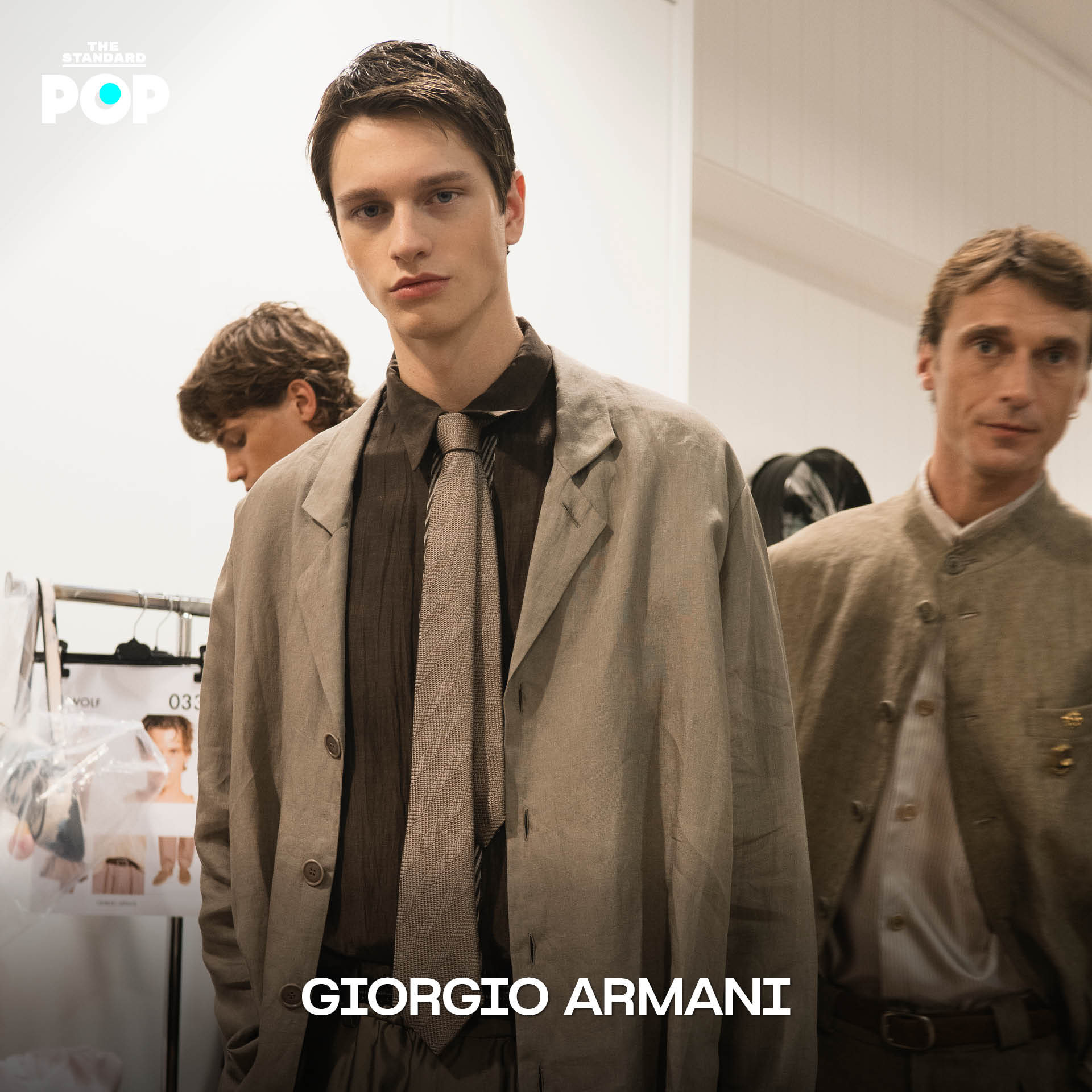 ภาพนายแบบเดินแบบบนรันเวย์ของ Ralph Lauren ใน Milan Men’s Fashion Week 6