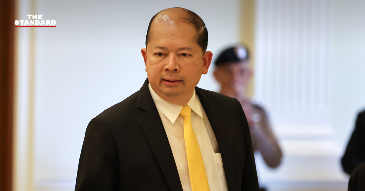 ฉัตรชัย บางชวด เลขาธิการสภาความมั่นคงแห่งชาติ ให้สัมภาษณ์ที่อาคารรัฐสภา