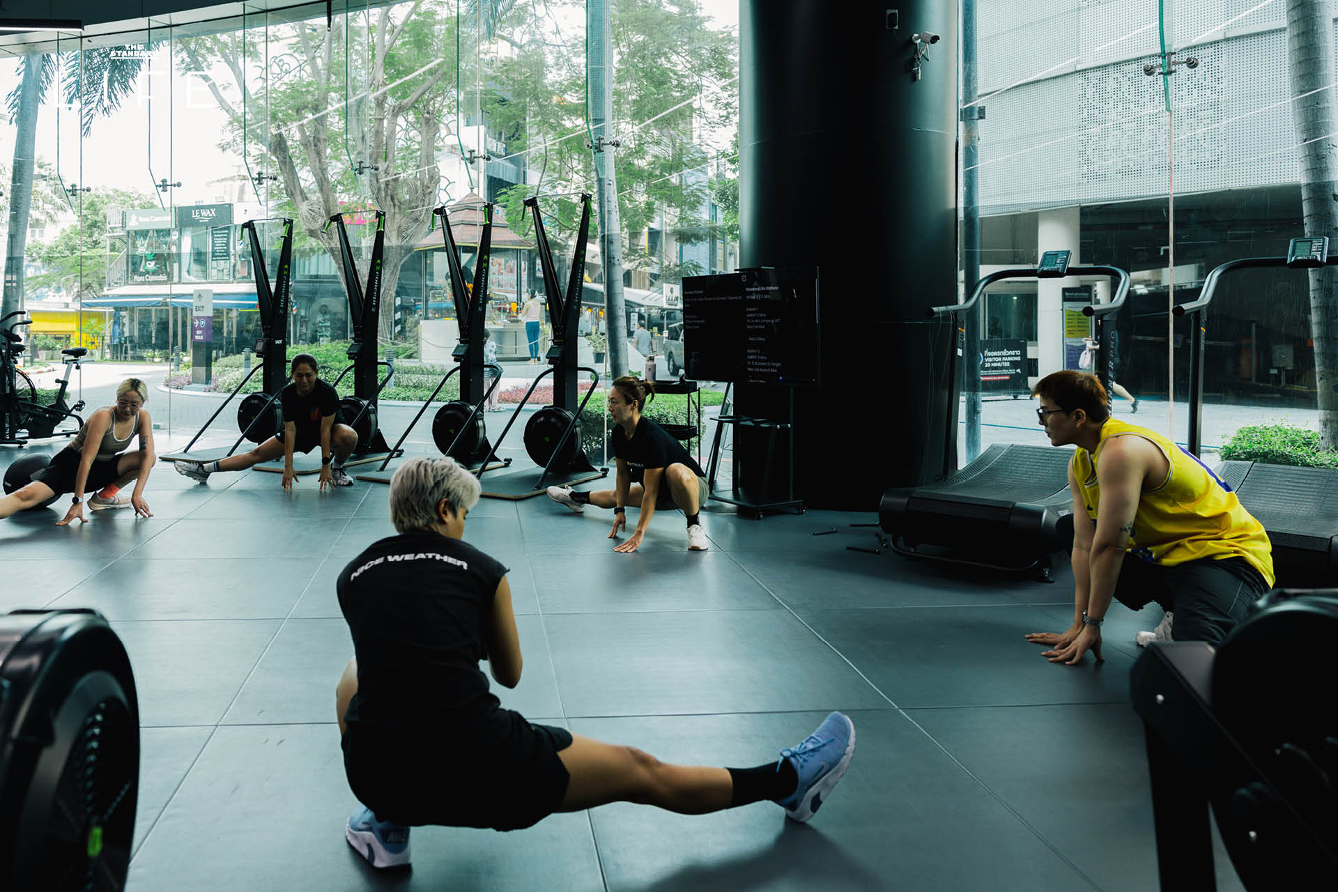 ภาพการฝึก Pacing ด้วยเครื่อง OT Engine ภายในยิม ONTRACK CAMPUS ที่มีดีไซน์ทันสมัย 13