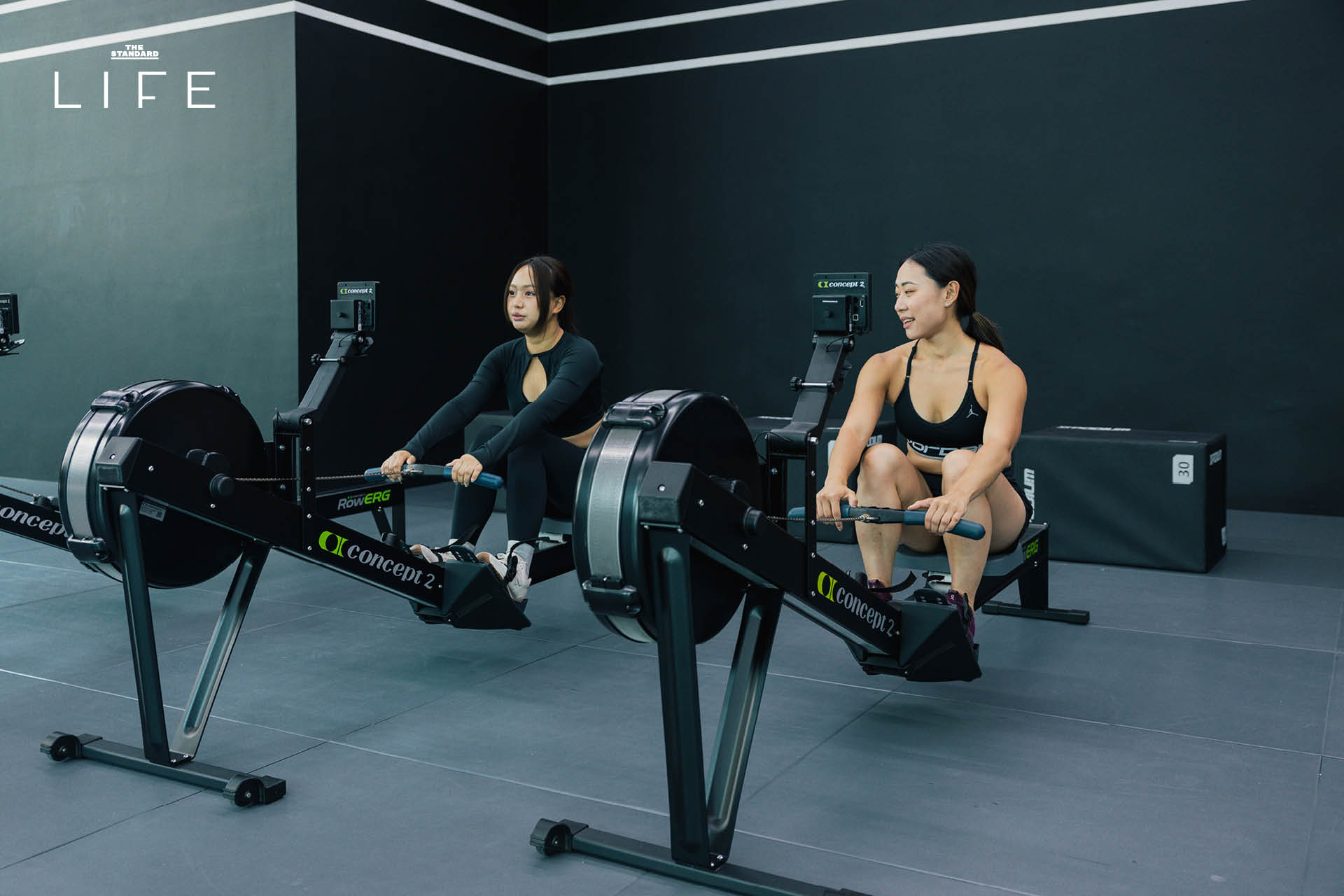 ภาพการฝึก Pacing ด้วยเครื่อง OT Engine ภายในยิม ONTRACK CAMPUS ที่มีดีไซน์ทันสมัย 14