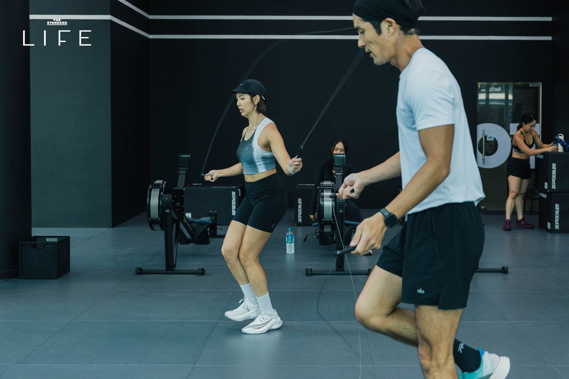 ภาพการฝึก Pacing ด้วยเครื่อง OT Engine ภายในยิม ONTRACK CAMPUS ที่มีดีไซน์ทันสมัย 21