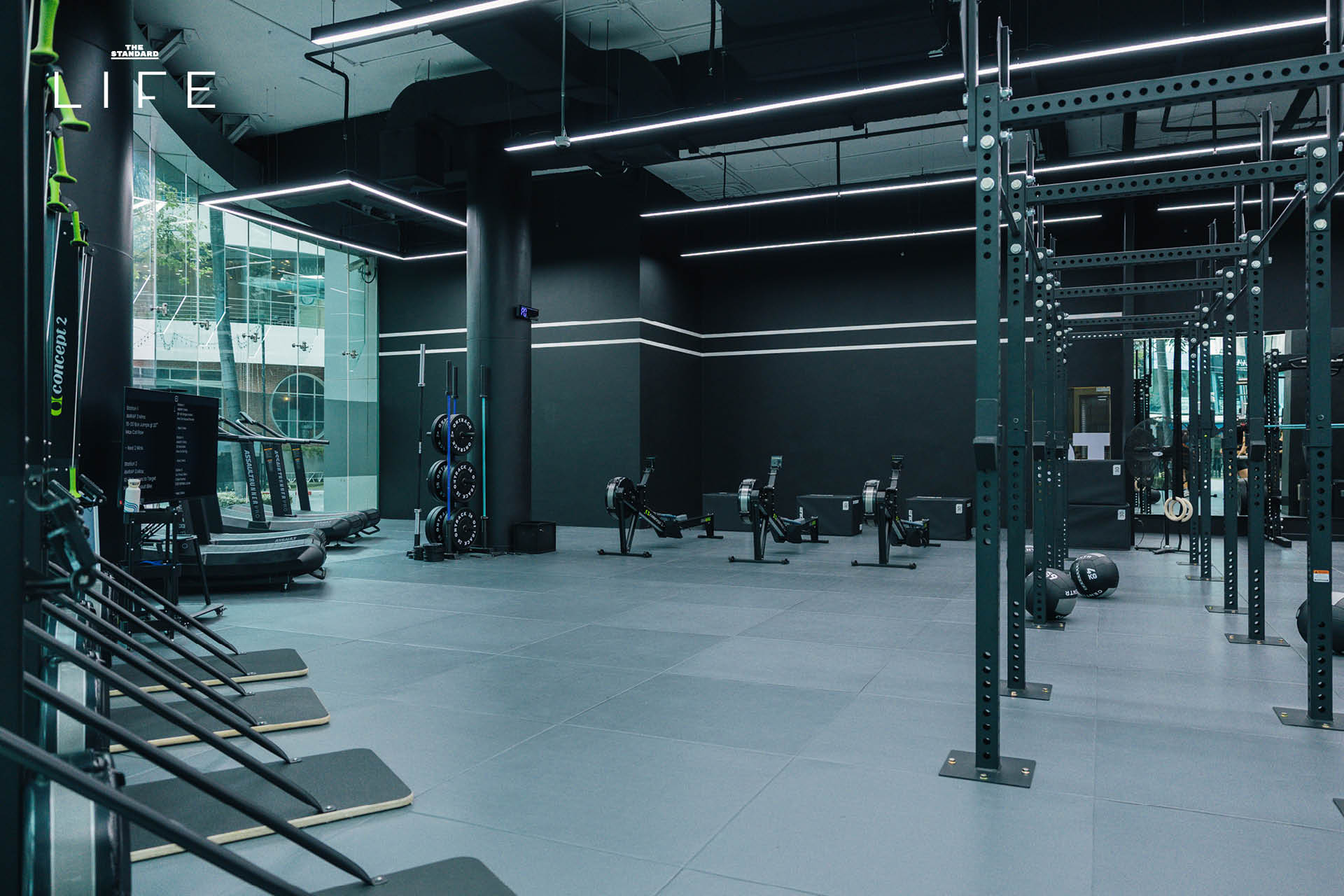 ภาพการฝึก Pacing ด้วยเครื่อง OT Engine ภายในยิม ONTRACK CAMPUS ที่มีดีไซน์ทันสมัย 6