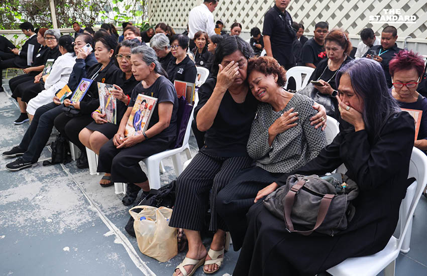 ประชาชนจำนวนมากหลั่งไหลถวายความอาลัยและน้อมรำลึกถึง 'เจ้าฟ้าพัชรกิติยาภาฯ' ณ โรงพยาบาลจุฬาลงกรณ์ 9