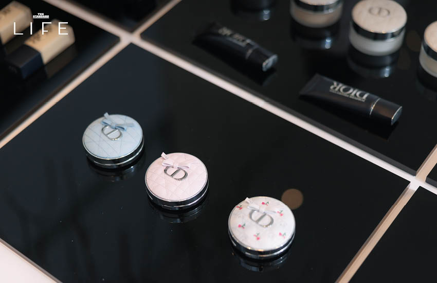 ภาพ Peter Philips ผู้อำนวยการฝ่ายสร้างสรรค์และภาพลักษณ์ประจำแผนก Dior Makeup 2