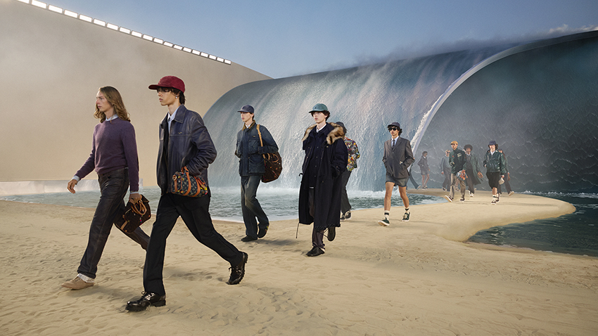 ภาพรันเวย์ Louis Vuitton Men’s Spring/Summer 2027 ที่ออกแบบเป็นคลื่นยักษ์กลางหาดทราย 2