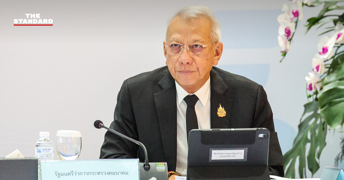 พิพัฒน์ รัชกิจประการ นั่งเป็นประธานการประชุมคณะรัฐมนตรี