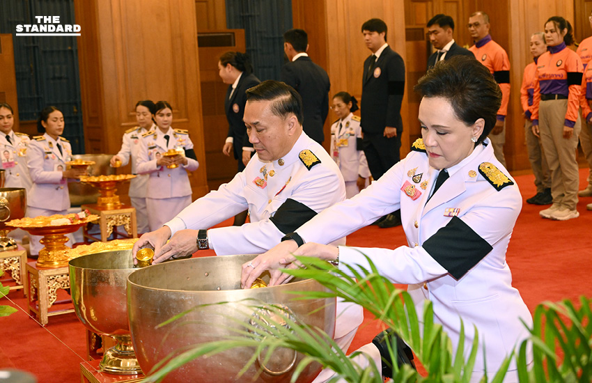 นายกรัฐมนตรีและคณะรัฐมนตรีถวายน้ำสรงพระศพสมเด็จพระเจ้าลูกเธอ เจ้าฟ้าพัชรกิติยาภาฯ 5