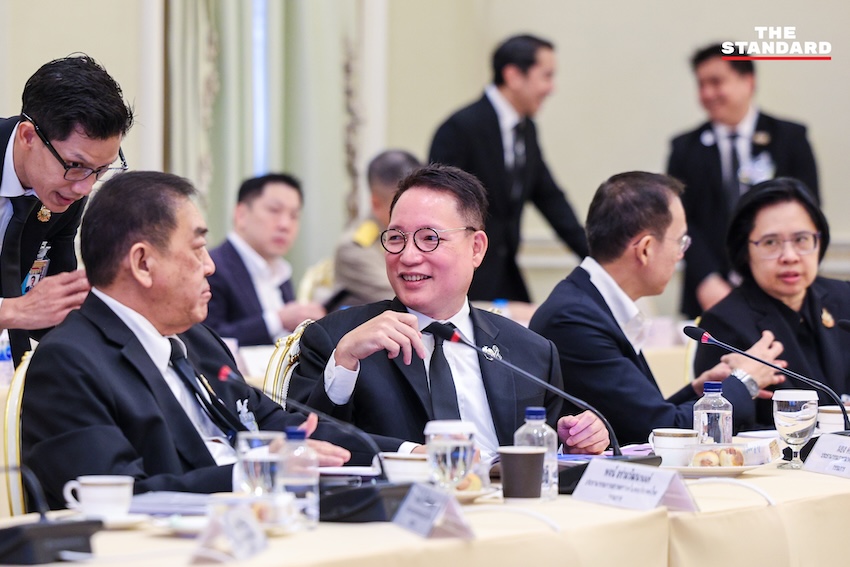 นายอนุทิน ชาญวีรกูล นายกรัฐมนตรี เป็นประธานการประชุม กรอ. ครั้งแรก 3