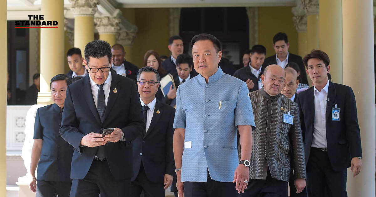อนุทิน ชาญวีรกูล นายกรัฐมนตรีและรัฐมนตรีว่าการกระทรวงมหาดไทย กำลังแถลงข่าว
