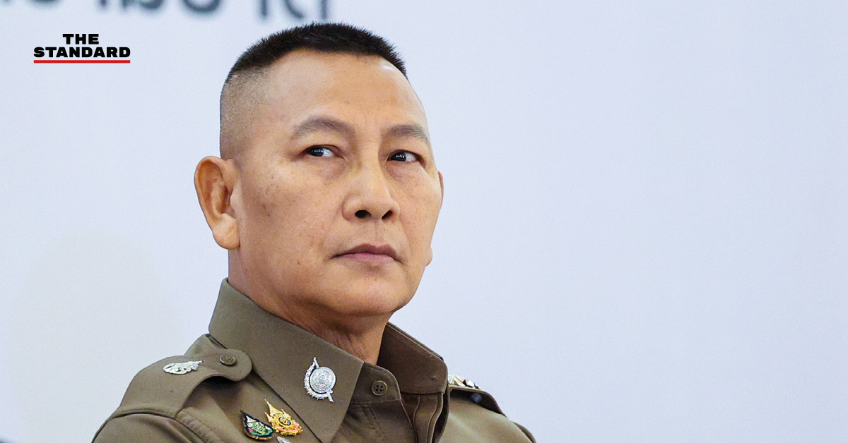 พล.ต.อ.กิตติ์รัฐ พันธุ์เพ็ชร์ ผู้บัญชาการตำรวจแห่งชาติ ให้สัมภาษณ์สื่อมวลชน
