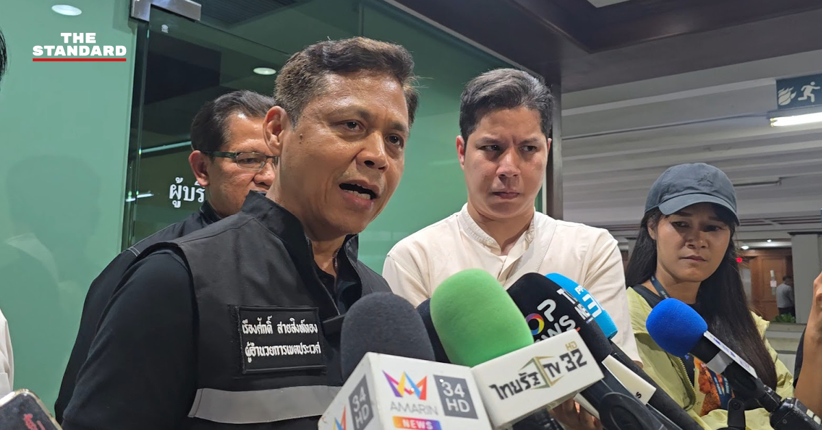 ผู้อำนวยการเขตประเวศ เรืองศักดิ์ สายสิงห์ทอง ให้สัมภาษณ์สื่อมวลชน