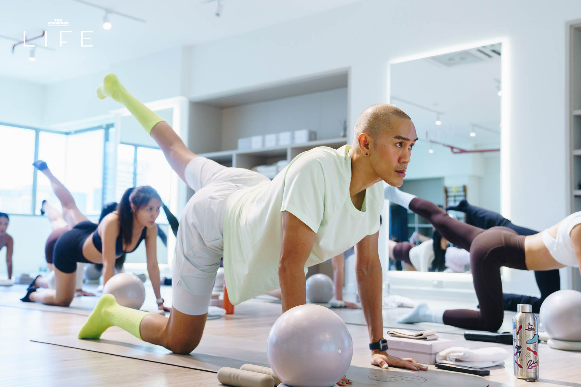 ผู้เข้าร่วมคลาส Booty Burn ออกกำลังกายปั้นก้นเด้งที่ RE9 Wellness Studio 14