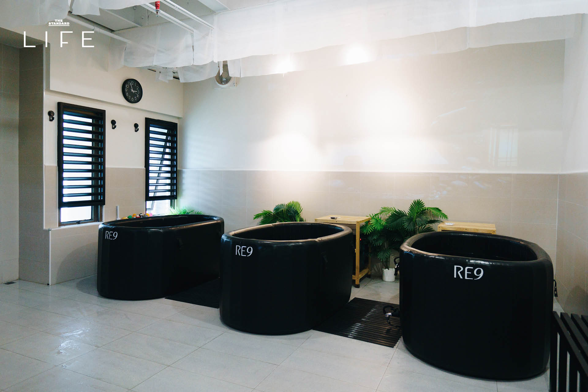 ผู้เข้าร่วมคลาส Booty Burn ออกกำลังกายปั้นก้นเด้งที่ RE9 Wellness Studio 9