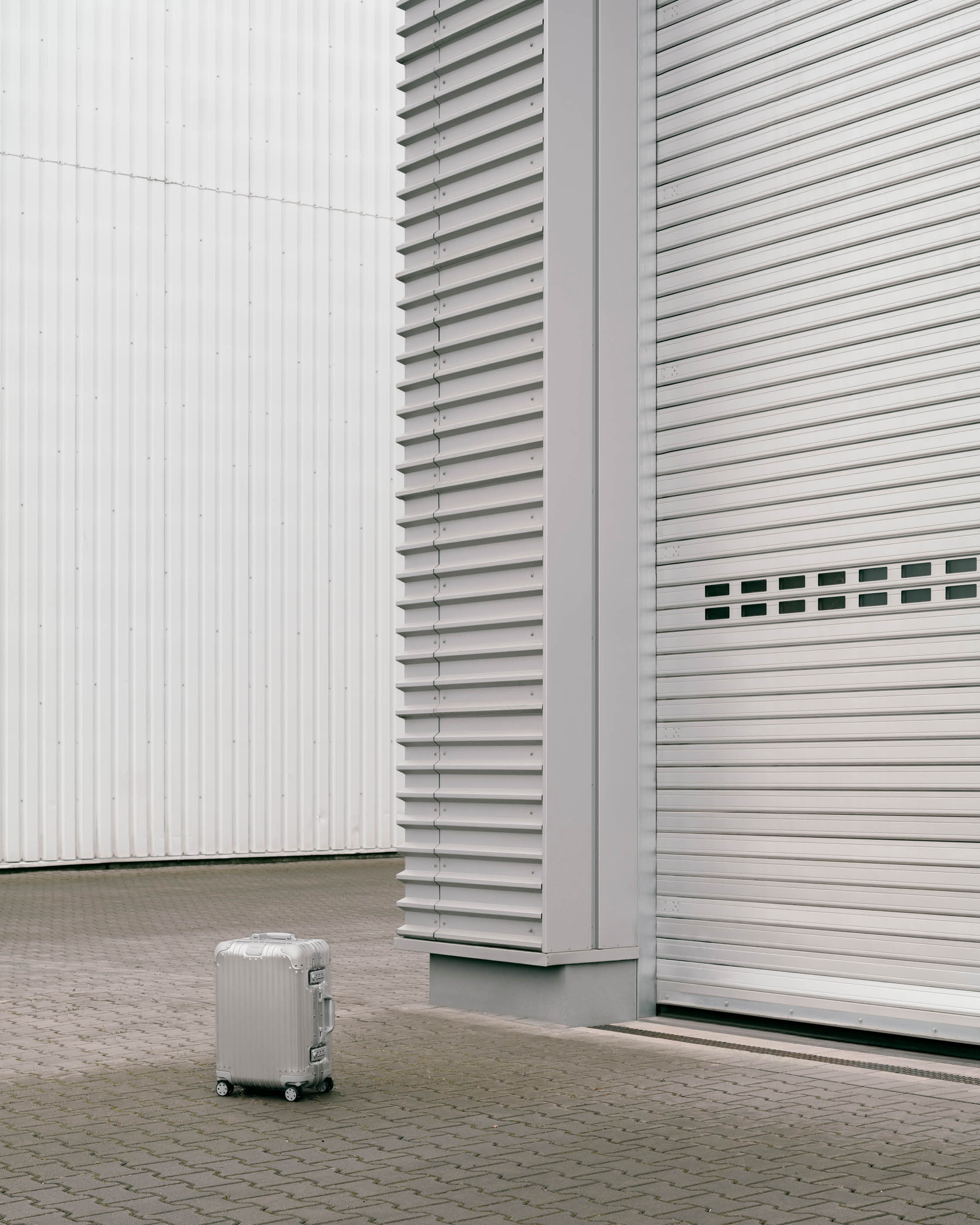 ภาพโรงงาน RIMOWA ในเมืองโคโลญจน์ ประเทศเยอรมนี แสดงถึงกระบวนการผลิตกระเป๋าเดินทาง 1