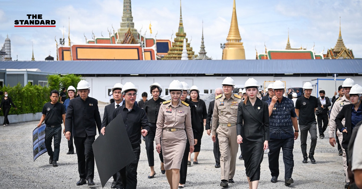 ภาพ ศุภจี สุธรรมพันธุ์ และ ซาบีดา ไทยเศรษฐ์ ตรวจเยี่ยมความคืบหน้าการจัดสร้างพระเมรุมาศ