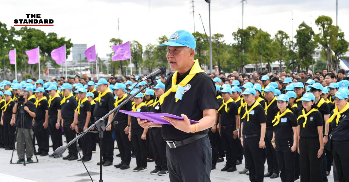 โสภณ ซารัมย์ ประธานรัฐสภา นำข้าราชการและลูกจ้างร่วมกิจกรรมจิตอาสาที่รัฐสภา