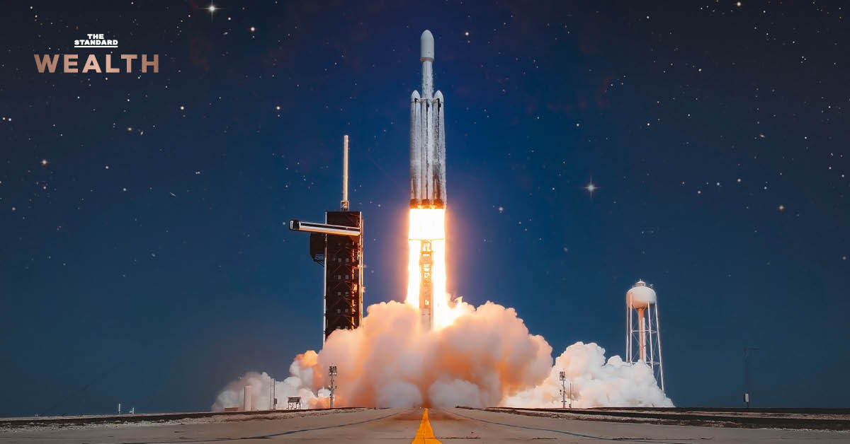 จรวด SpaceX กำลังทะยานขึ้นสู่ท้องฟ้า