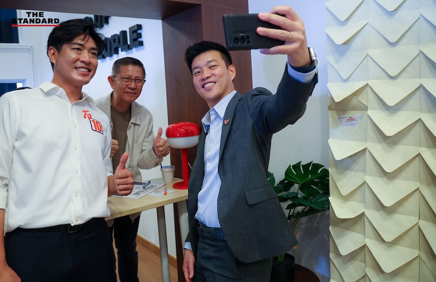 ภาพบรรยากาศงานฉลองครบรอบ 9 ปี THE STANDARD โดยมีคนการเมืองและสังคมร่วมยินดี 16