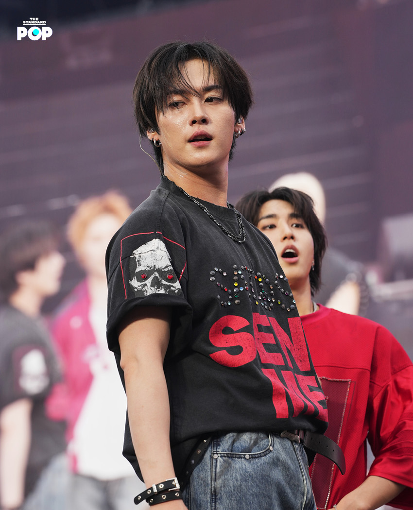สมาชิกวง Stray Kids กำลังแสดงบนเวทีในงาน Governors Ball Music Festival 5