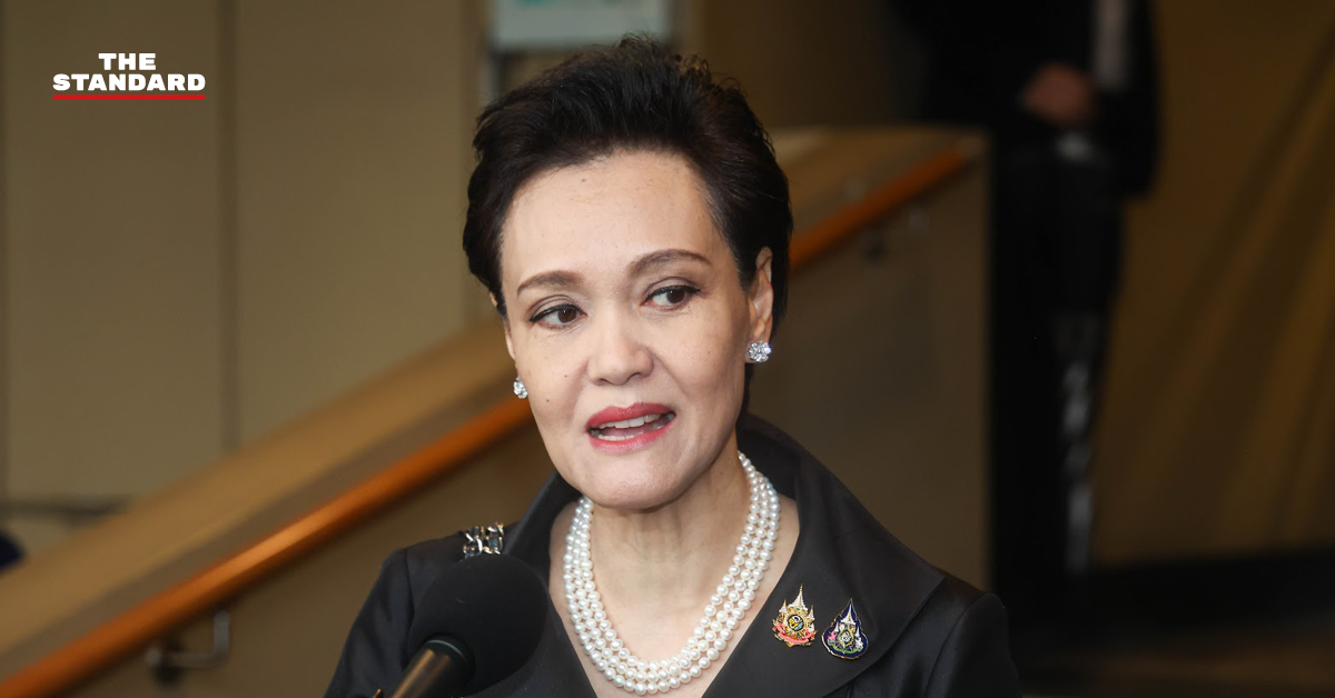 ศุภจี สุธรรมพันธุ์ รองนายกรัฐมนตรี และรัฐมนตรีว่าการกระทรวงพาณิชย์ กำลังกล่าวสุนทรพจน์