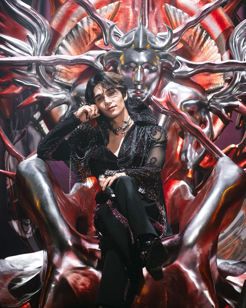 ภาพศิลปิน BamBam, Jeff Satur, PP KRIT และ TIMETHAI กำลังแสดงบนเวทีคอนเสิร์ต THE TITANS CONCERT 6
