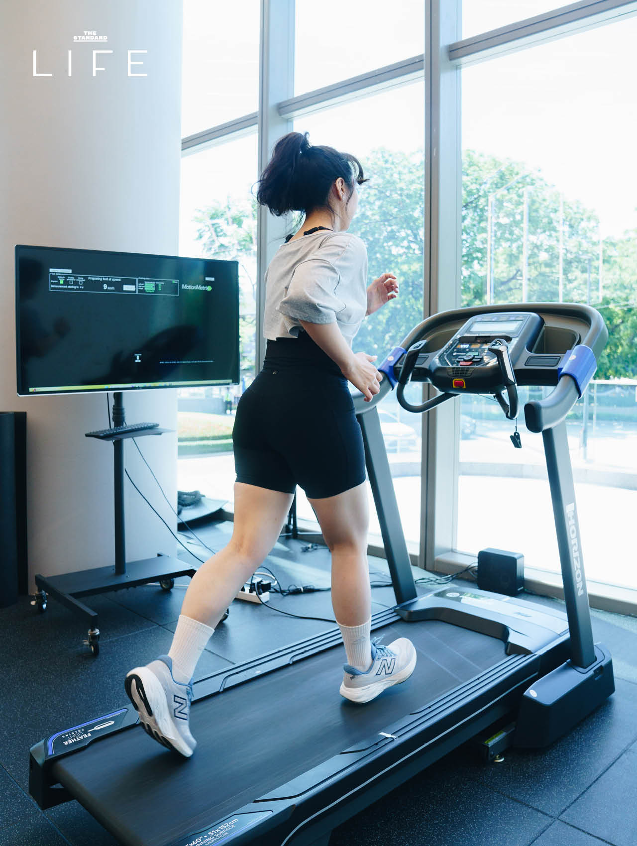 ภาพรวมภายใน Warrix Run Hub แสดงอุปกรณ์ Hybrid Training และเทคโนโลยี AI วิเคราะห์การวิ่ง 15