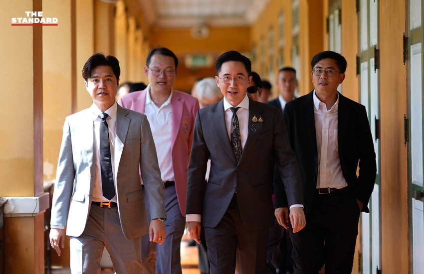 ศ.ดร.ยศชนัน วงศ์สวัสดิ์ รองนายกรัฐมนตรี เยือนโรงเรียนสวนกุหลาบวิทยาลัย พบปะนักเรียนและผู้บริหาร 1