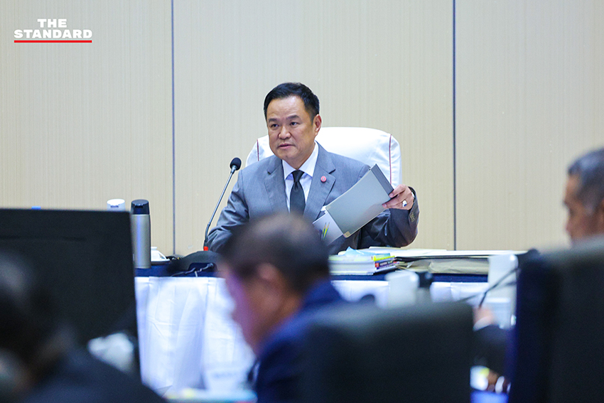 อนุทิน ชาญวีรกูล ทักทาย 4 แคนดิเดตผู้ชิงตำแหน่ง ผบ.ตร. ก่อนการประชุม ก.ตร. 2