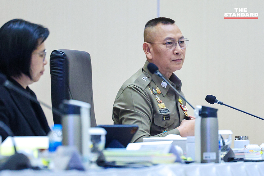 อนุทิน ชาญวีรกูล ทักทาย 4 แคนดิเดตผู้ชิงตำแหน่ง ผบ.ตร. ก่อนการประชุม ก.ตร. 7