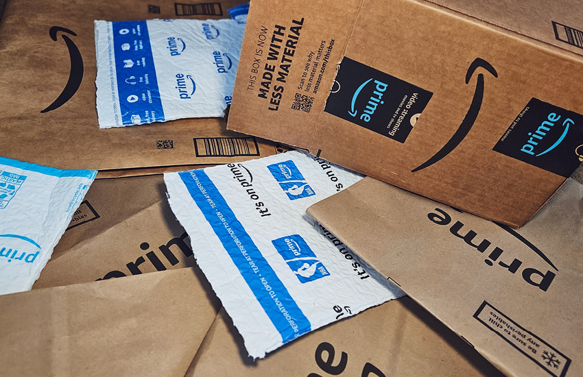 ภาพ iPhone แสดงแอปพลิเคชันอีคอมเมิร์ซพร้อมข้อความเกี่ยวกับ Amazon พ่ายแพ้ในอาเซียน 1