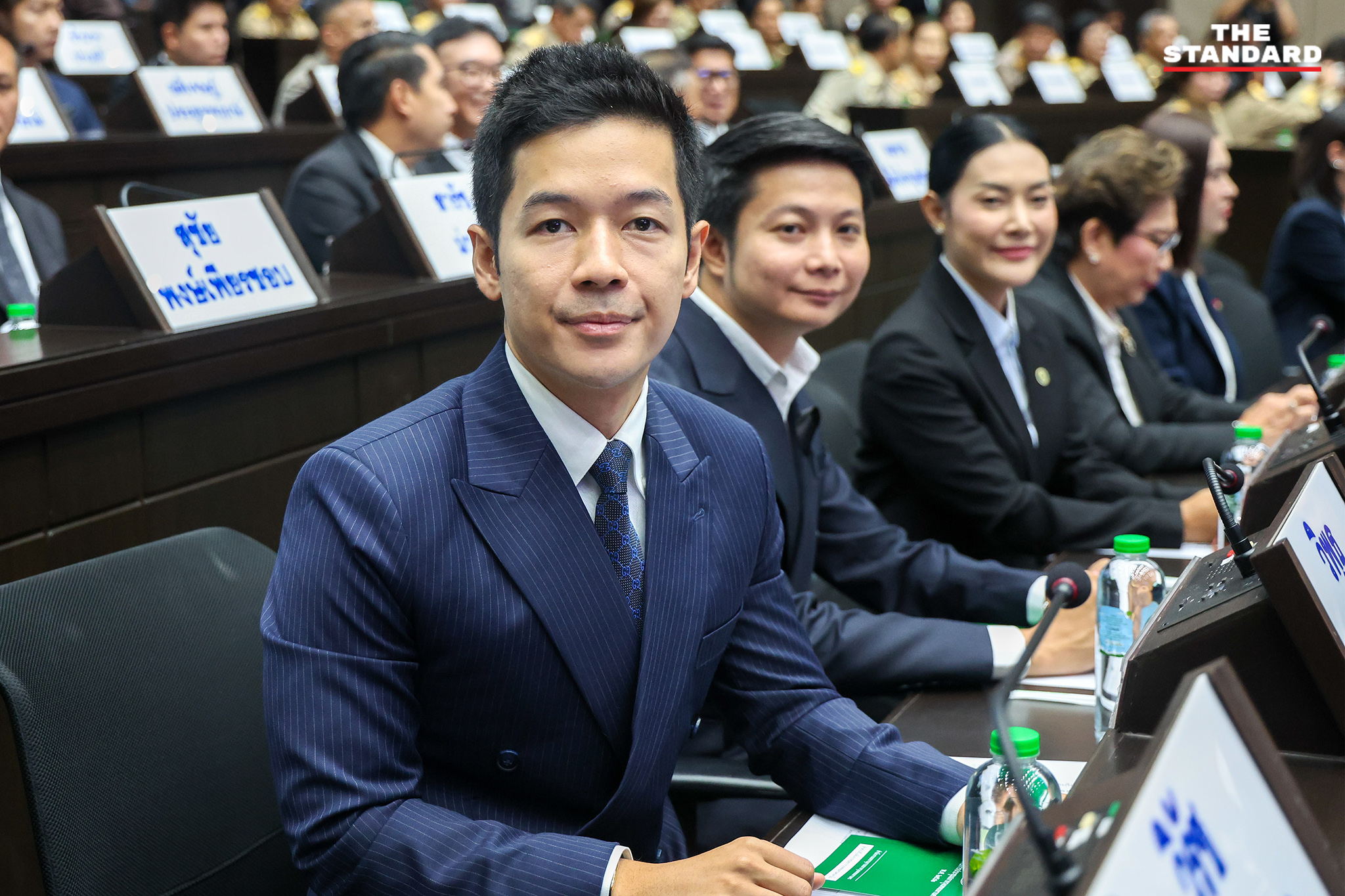 อนุทิน ชาญวีรกูล รัฐมนตรีว่าการกระทรวงมหาดไทย เปิดประชุมสภา กทม. โดยมี ชัชชาติ สิทธิพันธุ์ ผู้ว่าฯ กทม. ต้อนรับ 10