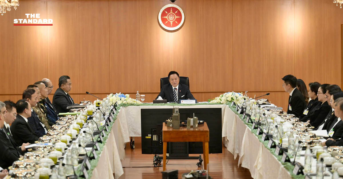 อนุทิน ชาญวีรกูล นายกรัฐมนตรี เป็นประธานการประชุมหัวหน้าส่วนราชการ
