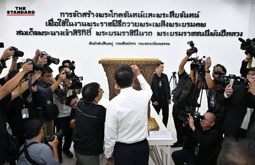 อนุทิน ชาญวีรกูล นายกรัฐมนตรี ตรวจเยี่ยมความคืบหน้าการก่อสร้างพระเมรุมาศ 3