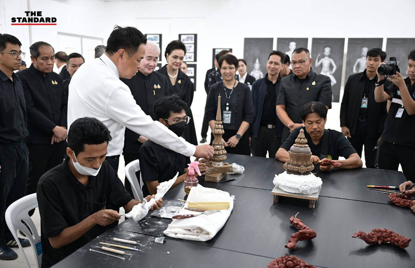 อนุทิน ชาญวีรกูล นายกรัฐมนตรี ตรวจเยี่ยมความคืบหน้าการก่อสร้างพระเมรุมาศ 5