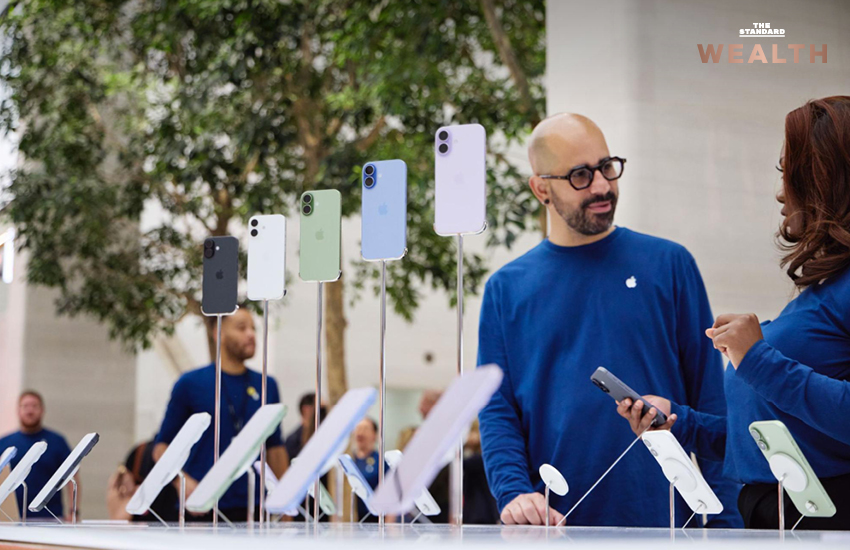 ภาพกราฟิกแสดงการฟ้องร้องระหว่าง Apple และ OpenAI พร้อมข้อความ 'งัดตำรา สงครามนิวเคลียร์ ของจอบส์มาใช้อีกครั้ง!' 4
