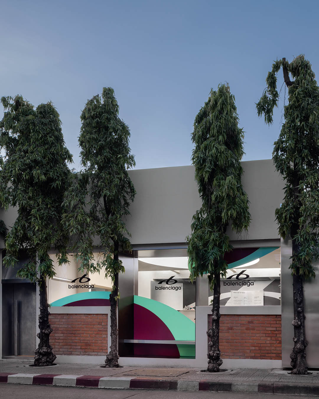 ภาพบรรยากาศ Balenciaga Boost Pop Up ที่นำเสนอการผสมผสานแฟชั่นและเวลเนส 1
