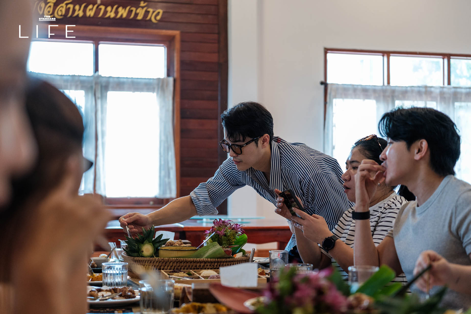 ภาพอาหารอีสานที่จัดวางอย่างสวยงามในงาน Beyond Isan Dining Experience 1