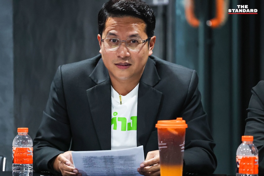 ภาพกลุ่ม ส.ก. 37 คน ลงนามข้อตกลงสนับสนุนประธานและรองประธานสภา กทม. 5
