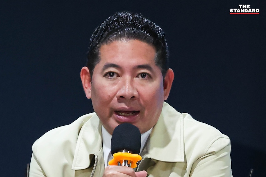 ภาพกลุ่ม ส.ก. 37 คน ลงนามข้อตกลงสนับสนุนประธานและรองประธานสภา กทม. 6