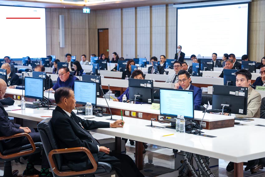 ภาพการประชุมคณะกรรมาธิการพิจารณางบประมาณรายจ่ายประจำปีงบประมาณ 2570 13