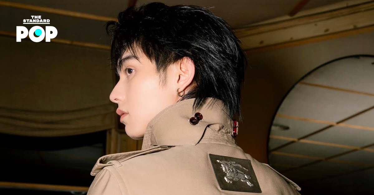 ภาพนายแบบสวมเสื้อโค้ต Trench Coat ของ Burberry