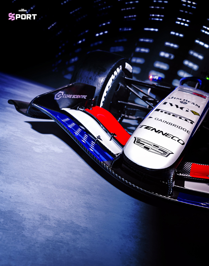รถแข่ง Cadillac Formula 1 ลวดลายพิเศษสีแดง-ขาว-น้ำเงิน ฉลองครบรอบ 250 ปีสหรัฐอเมริกา 2