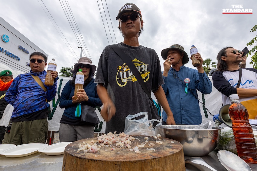 กลุ่มประชาชนรวมตัวหน้าสถานกงสุลจีนเชียงใหม่ ยื่นหนังสือเรียกร้องแก้มลพิษแม่น้ำข้ามพรมแดน 6