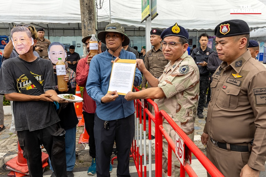 กลุ่มประชาชนรวมตัวหน้าสถานกงสุลจีนเชียงใหม่ ยื่นหนังสือเรียกร้องแก้มลพิษแม่น้ำข้ามพรมแดน 7