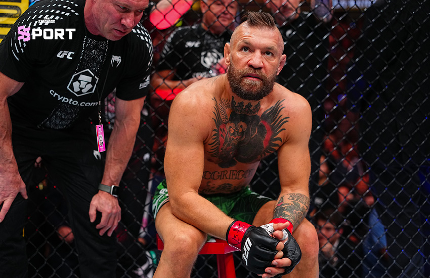 คอเนอร์ แม็คเกรเกอร์ ในสังเวียน UFC หลังพ่ายแพ้เนื่องจากอาการบาดเจ็บที่หัวเข่า 1