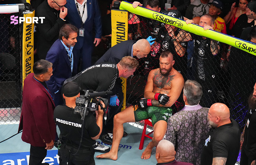 คอเนอร์ แม็คเกรเกอร์ ในสังเวียน UFC หลังพ่ายแพ้เนื่องจากอาการบาดเจ็บที่หัวเข่า 5