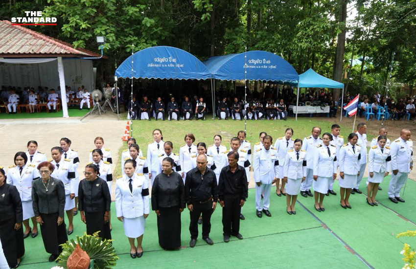 ภาพพิธีพระราชทานเพลิงศพ อาสาสมัครทหารพราน วิมล ตาบทอง โดยมีรัฐมนตรีว่าการกระทรวงกลาโหมเป็นประธาน 4